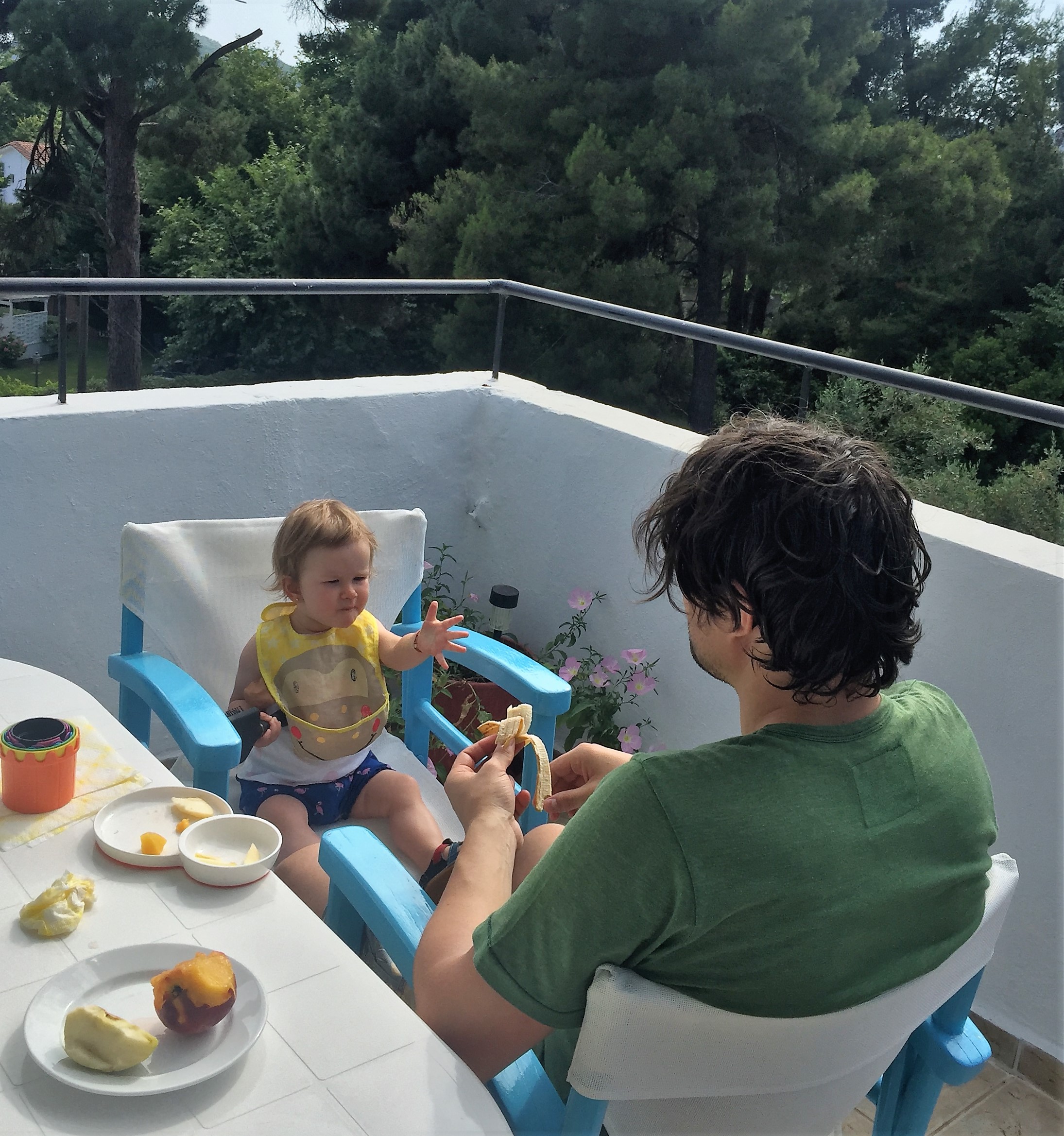 Hai Departe Ce mananca bebe in calatorii (5)