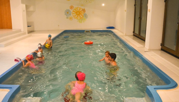 Hai Departe Ferma Club